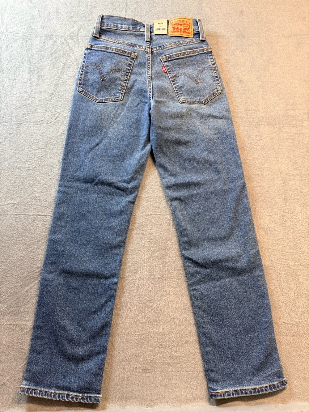 Levi's - Women's Wedgie Straight Jeans - Medium Wash - Picture 2 of 12